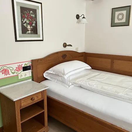 Am Moenchsbruch Bed & Breakfast